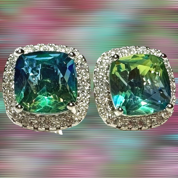 Silver and Green Gemstone
Square Stud Earring - Picture 8 of 16